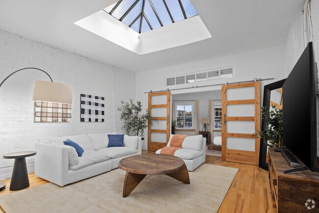 Building Photo - 354 Bowery