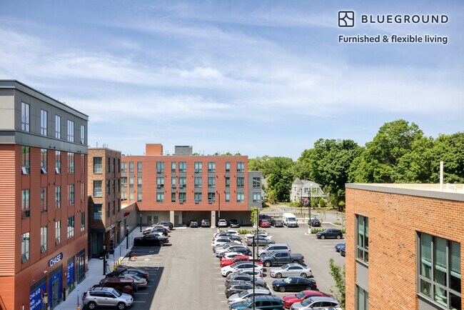 Building Photo - 245 Walnut St