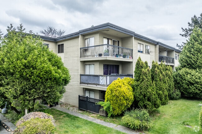Building Photo - Greenwood Gardens
