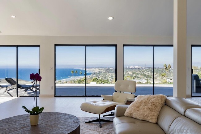 Building Photo - 7274 Via Capri
