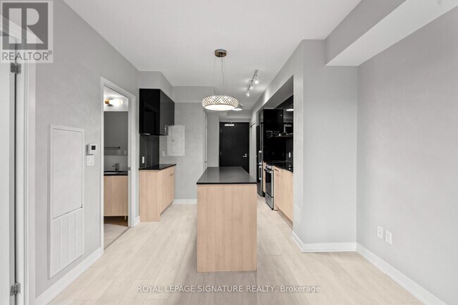 Building Photo - 31 Tippett Rd