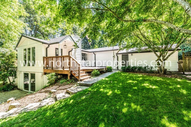 Building Photo - Charming Lake Oswego Cottage