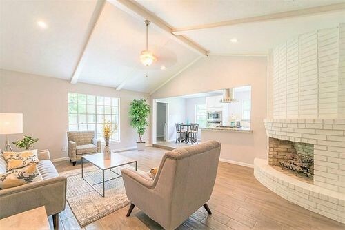 Building Photo - 2310 Hickory Hollow Ln