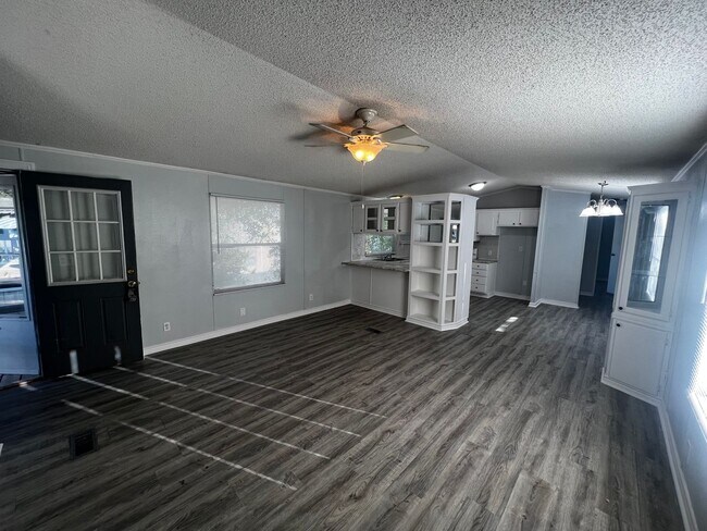 Building Photo - 3/2 Mobile Home with a Double Carport in C...