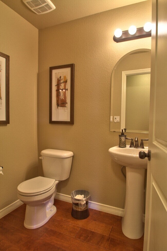 Building Photo - Rent to Own Option