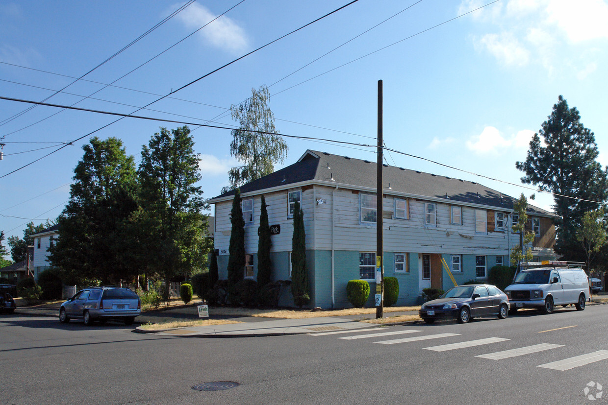 Foto del edificio - Regency Park