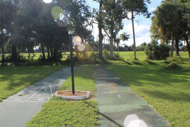 Foto del edificio - Gorgeous one bedroom unit with balcony