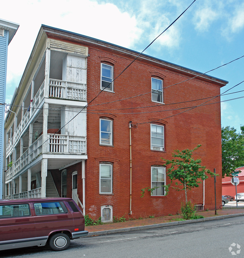 Building Photo - 96 Federal St