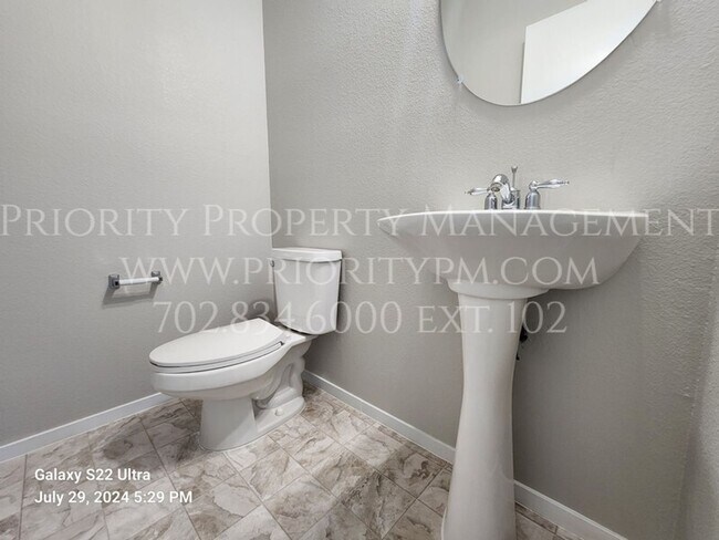 Building Photo - SPACIOUS ANTHEM HIGHLANDS 3 Bed ~ 1900+ SQ...