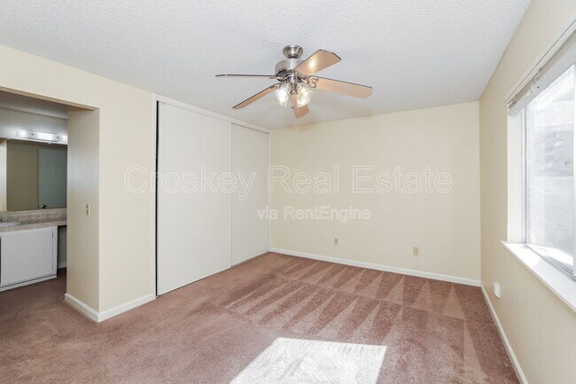 Foto del edificio - 357 Hazelnut Ln