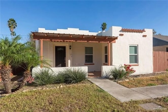 Building Photo - 816 Ivy Ave