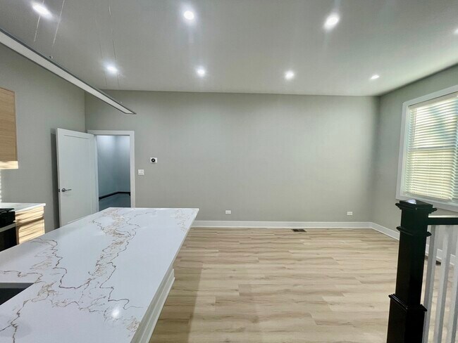 Foto del edificio - 2158 W 21st St