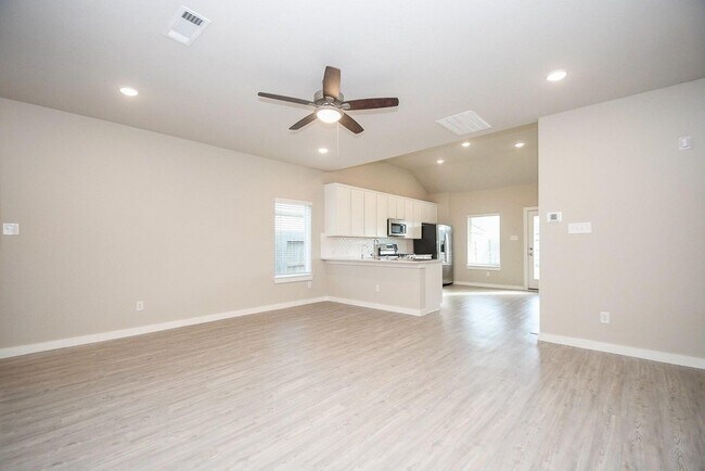 Building Photo - 21631 Coral Mist Dr