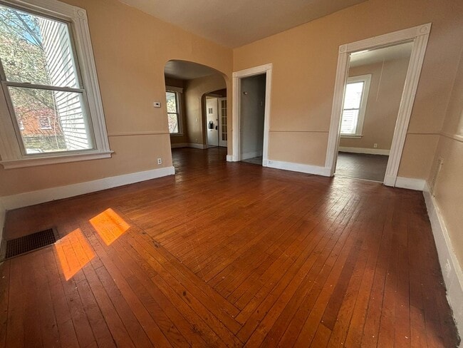 Building Photo - 37-39 Hotchkiss St