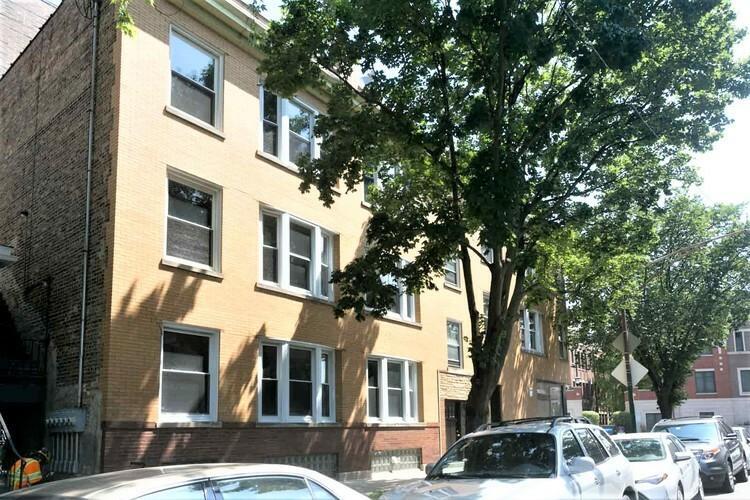 Foto principal - 2 bedroom in Chicago IL 60625