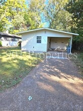 Building Photo - 2932 Walker Ave