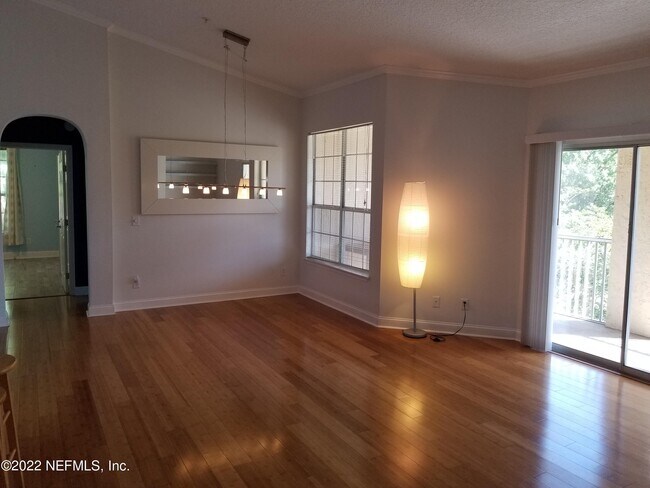Building Photo - 120 Veracruz Dr
