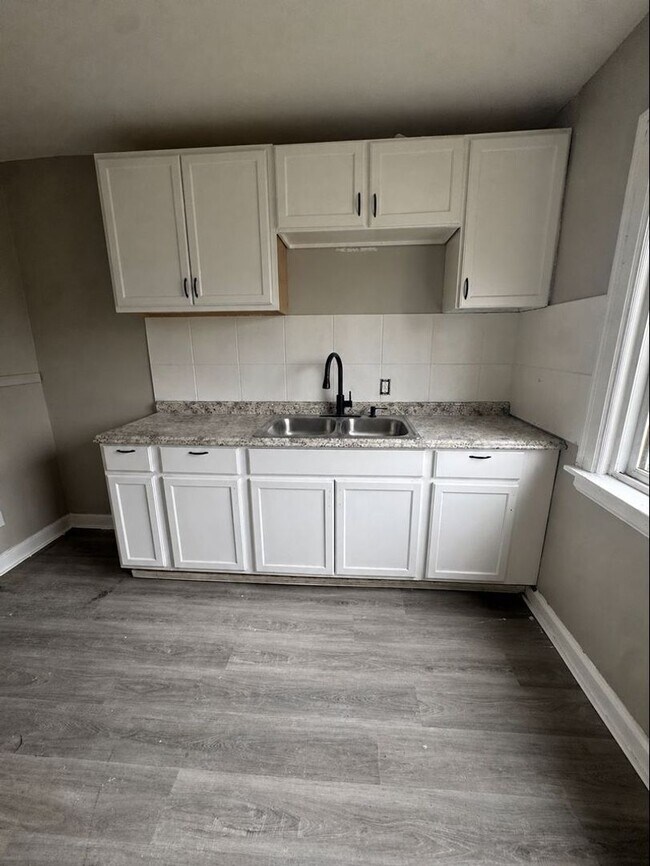 Foto del edificio - 15766 Hartwell St