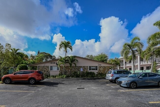 Building Photo - 6040 SW 26th St