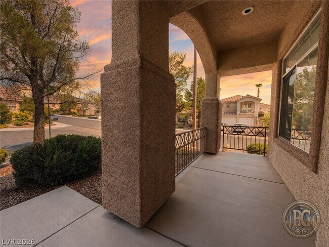 Foto del edificio - 2012 Cedarcrest Ct