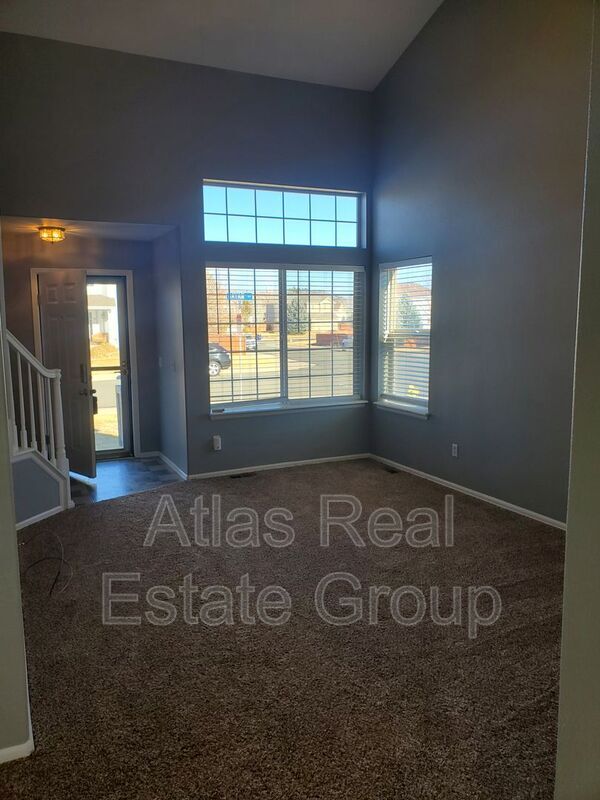 Foto del edificio - 430 Bayan Ct