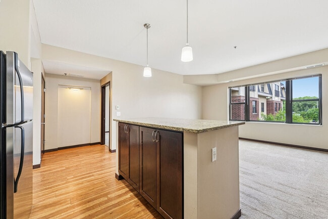 Building Photo - Oaks Station Place