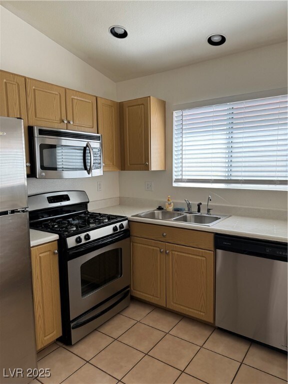Foto del edificio - 1012 Rainbow Cliff Ct
