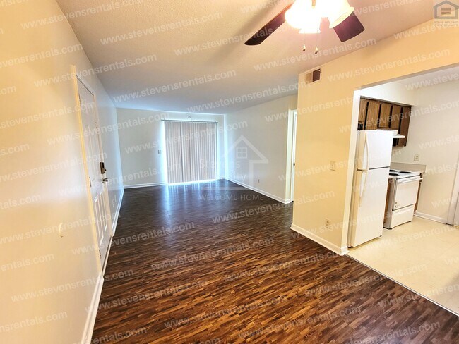 Building Photo - 235 Vinewood Rd