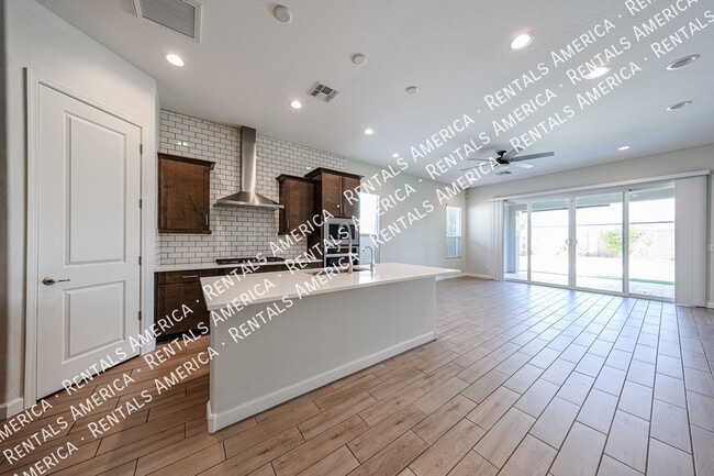 Building Photo - 2131 East Charlotte Dr