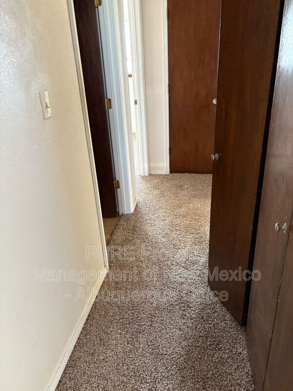 Foto del edificio - 12400 Hardin Ct NE