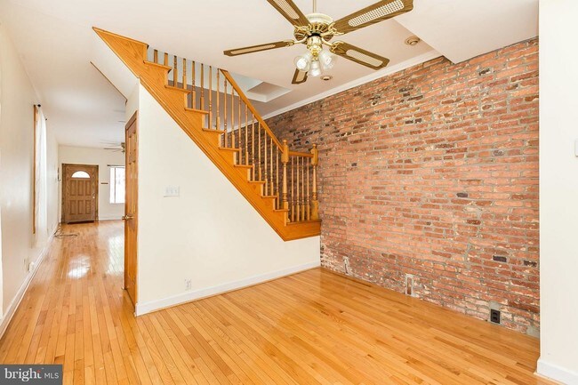 Building Photo - 1519 Henry St
