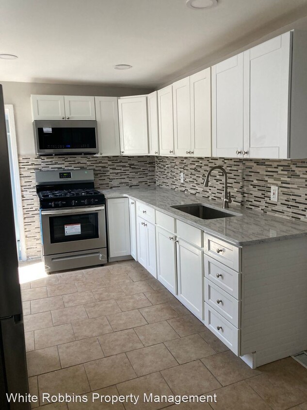 Foto principal - 3 br, 1.5 bath House - 101 Delamore Place
