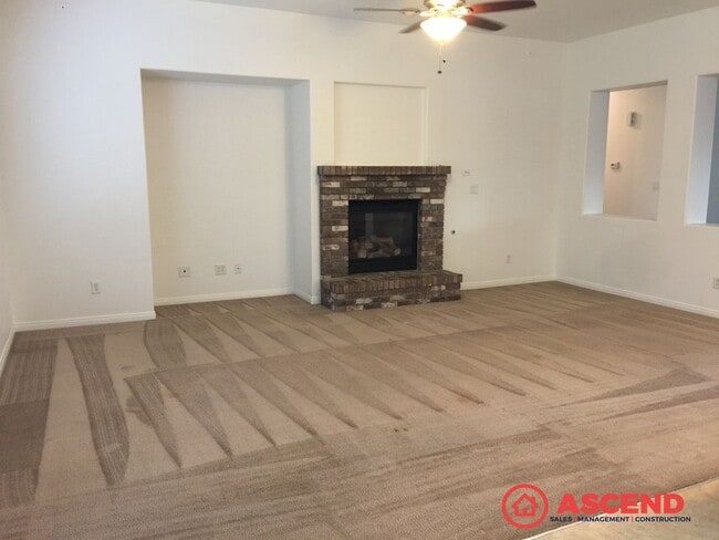 Foto del edificio - Comfortable 3-Bedroom, 2-Bath Home with Modern Kitchen