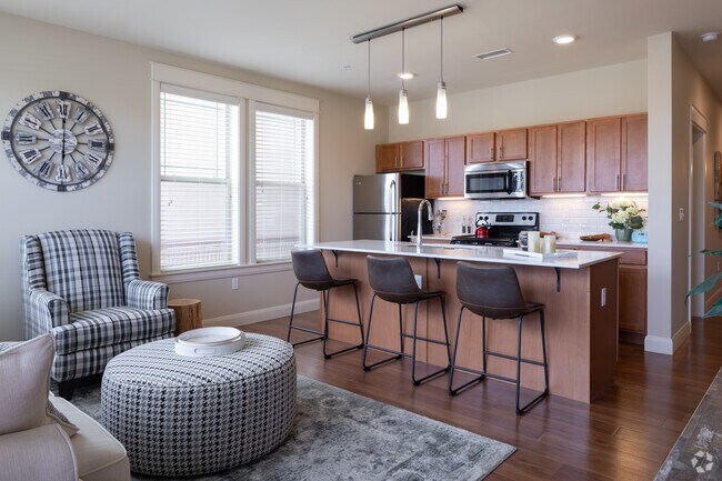 2HAB, 2BA - 1.149SF - Everleigh Central Park 55+ Active Adult Apartments