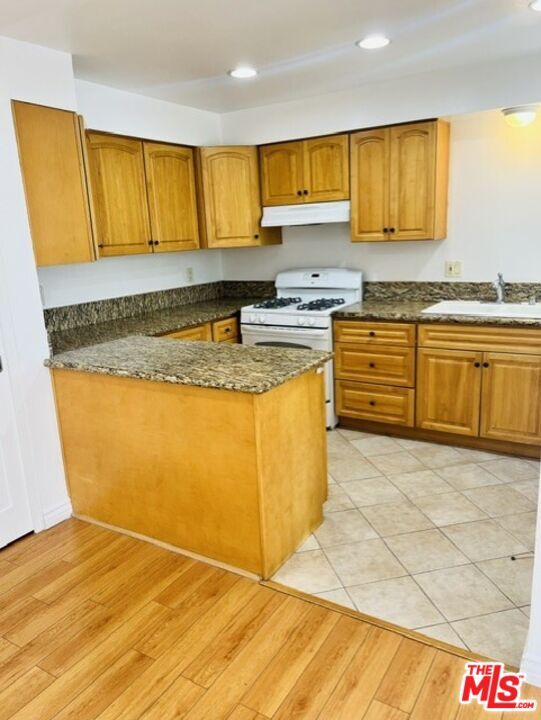 Building Photo - 2337 W Gramercy Ave