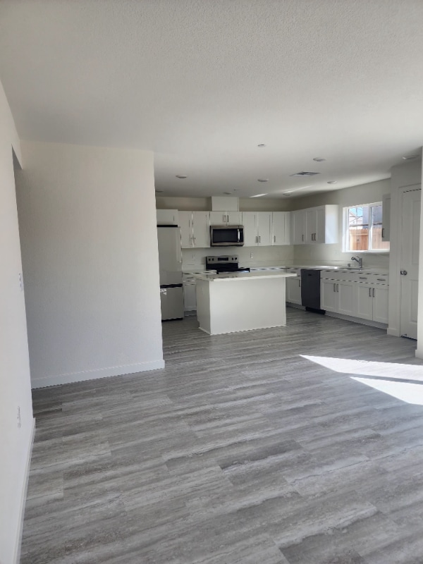 Building Photo - 2081 Blue Star Dr