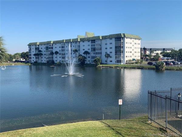 Lake of Castle Garden - 4770 NW 21st St