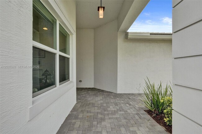 Building Photo - 13328 SW River Rock Rd