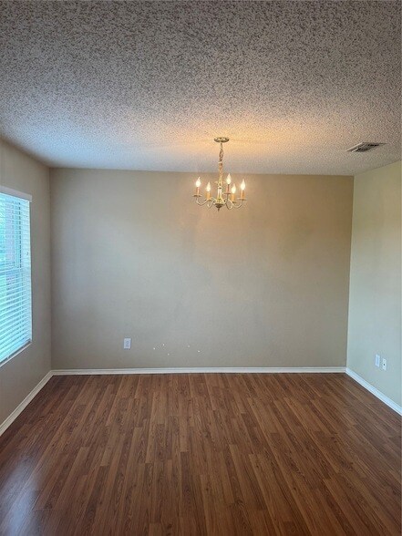 Foto del edificio - 1728 Chesterwood Dr