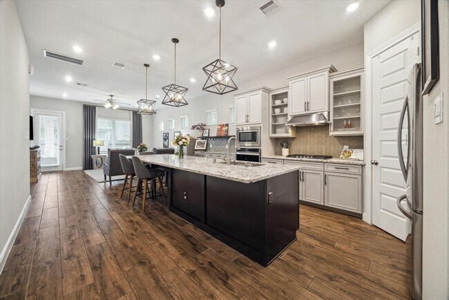 Foto del edificio - 10407 Quiet Courtyard Rd