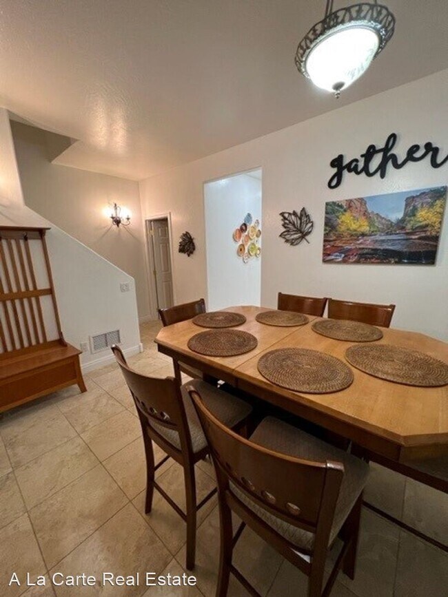 Building Photo - 3 br, 2.5 bath House - 827 Pitkin Ave
