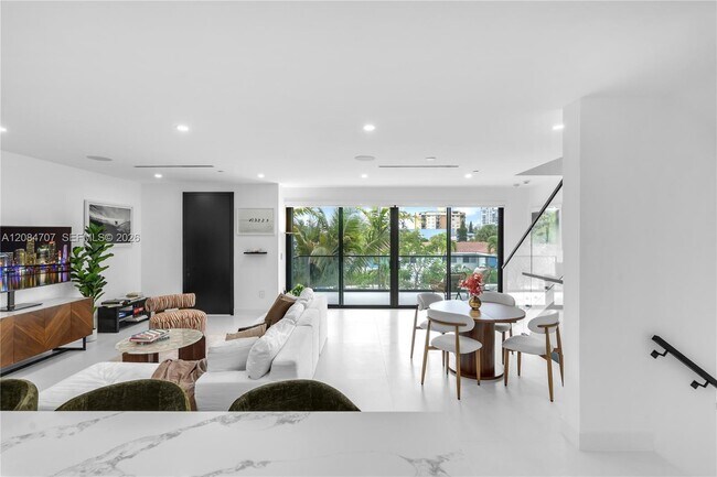 Foto del edificio - 3226 NE 7th St