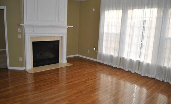 Building Photo - 7631 Silver View Ln