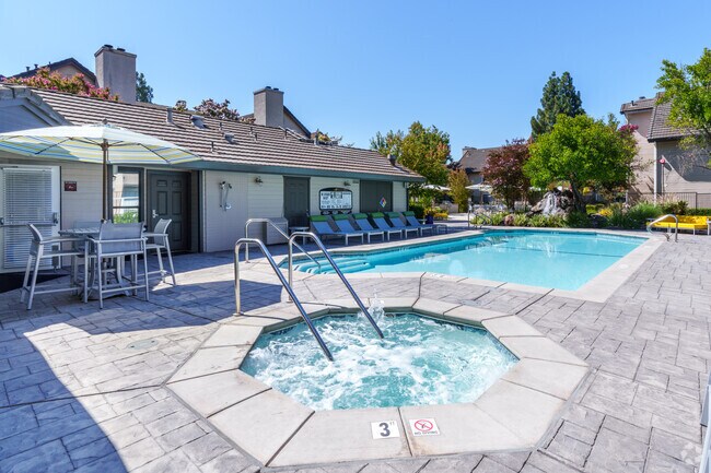 Piscina Spa - Chardonnay Gardens