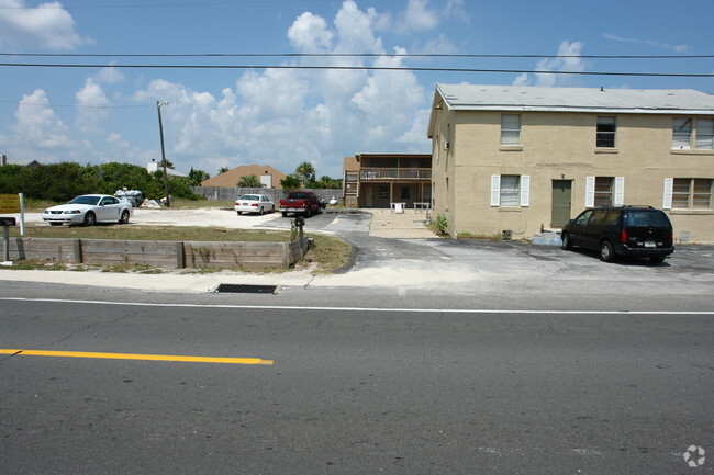 Building Photo - Surfside Apartments