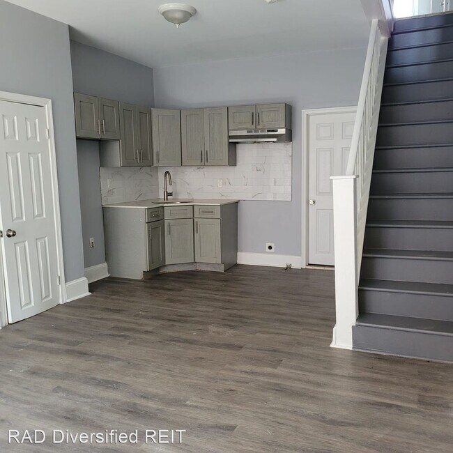 Building Photo - 3 br, 1 bath House - 2455 N Opal St