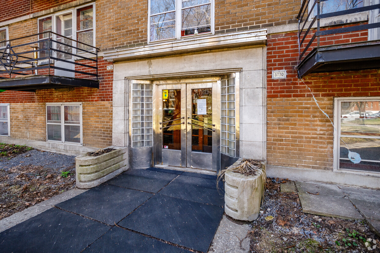 Building Photo - 5730 Av De Darlington