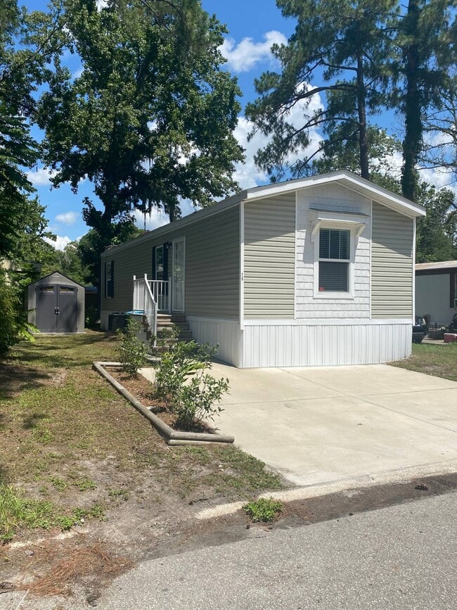 1600 NE 12th Ave