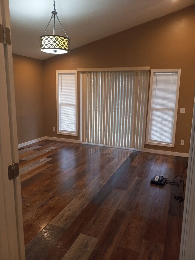 Foto del edificio - 339 W 32nd St