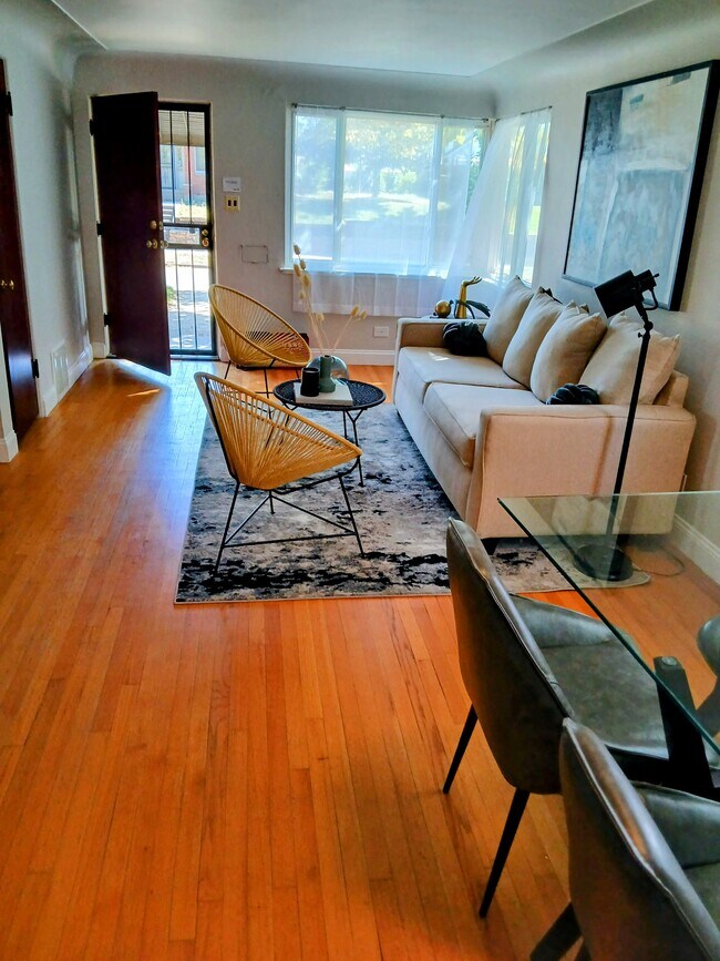 Foto del edificio - 2255 Meade St
